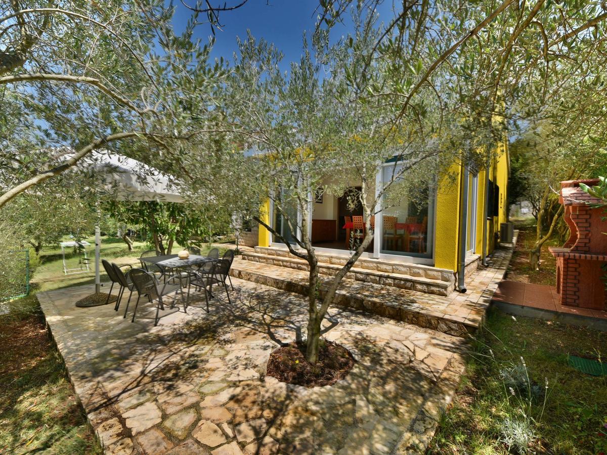 Villa Yellow House By Interhome Diklo Zewnętrze zdjęcie