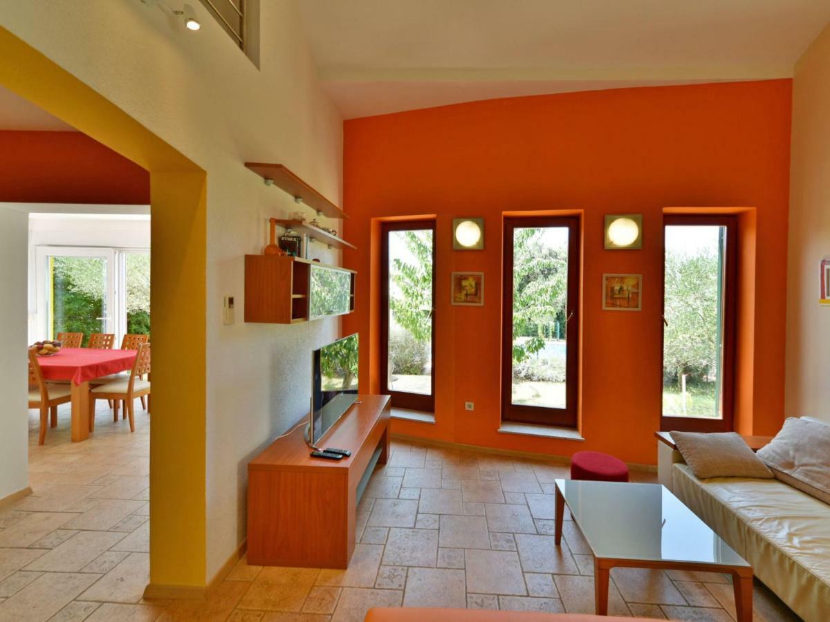 Villa Yellow House By Interhome Diklo Zewnętrze zdjęcie